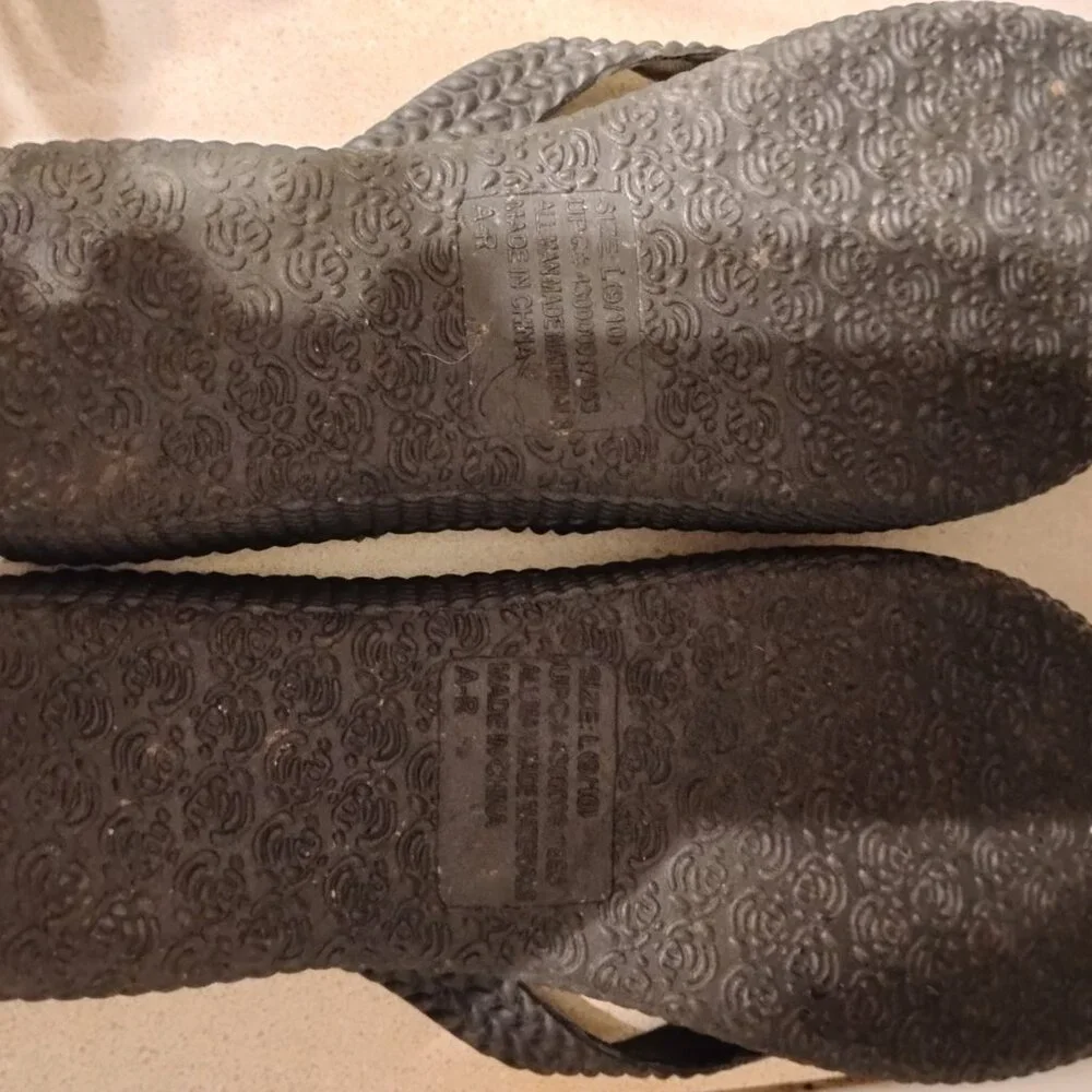Sandals - Picture 3 of 3